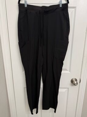 Mandala Black 7-Pocket Straight-Leg Scrub Pants